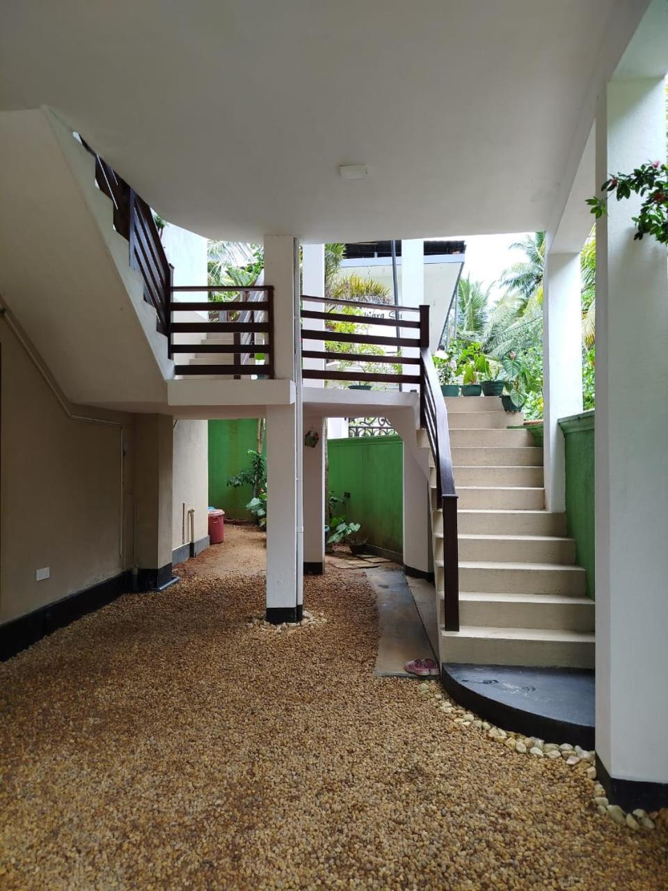 Siyon Yula - Guest House Hikkaduwa Extérieur photo